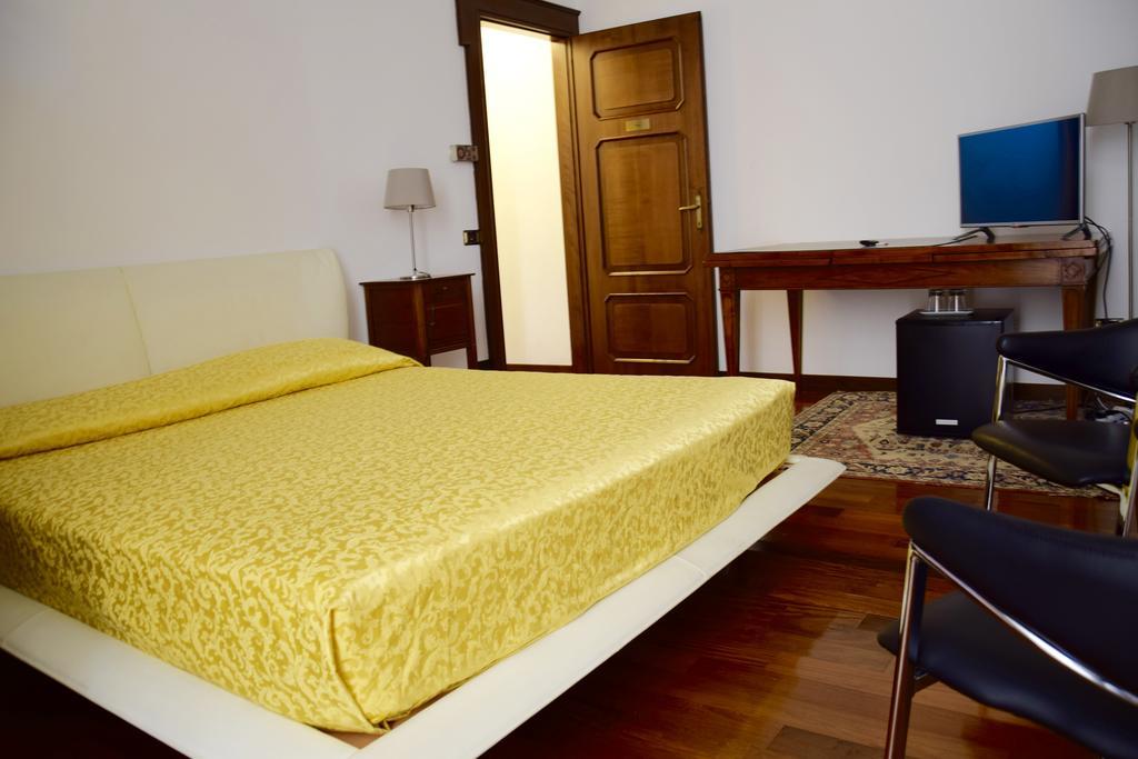 Ball Apartments Loc 04163 Verona Pokoj fotografie