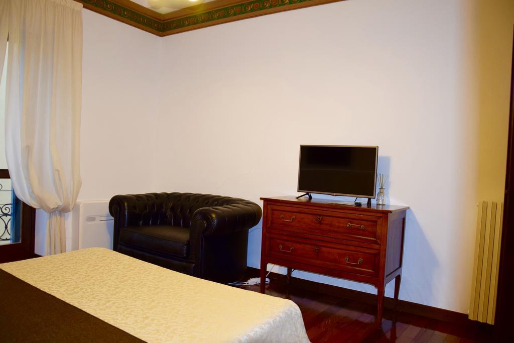 Ball Apartments Loc 04163 Verona Pokoj fotografie